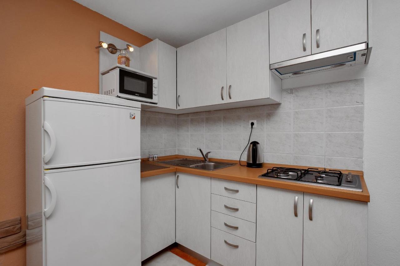 Apartments By The Sea Drasnice, Makarska - 2581 المظهر الخارجي الصورة