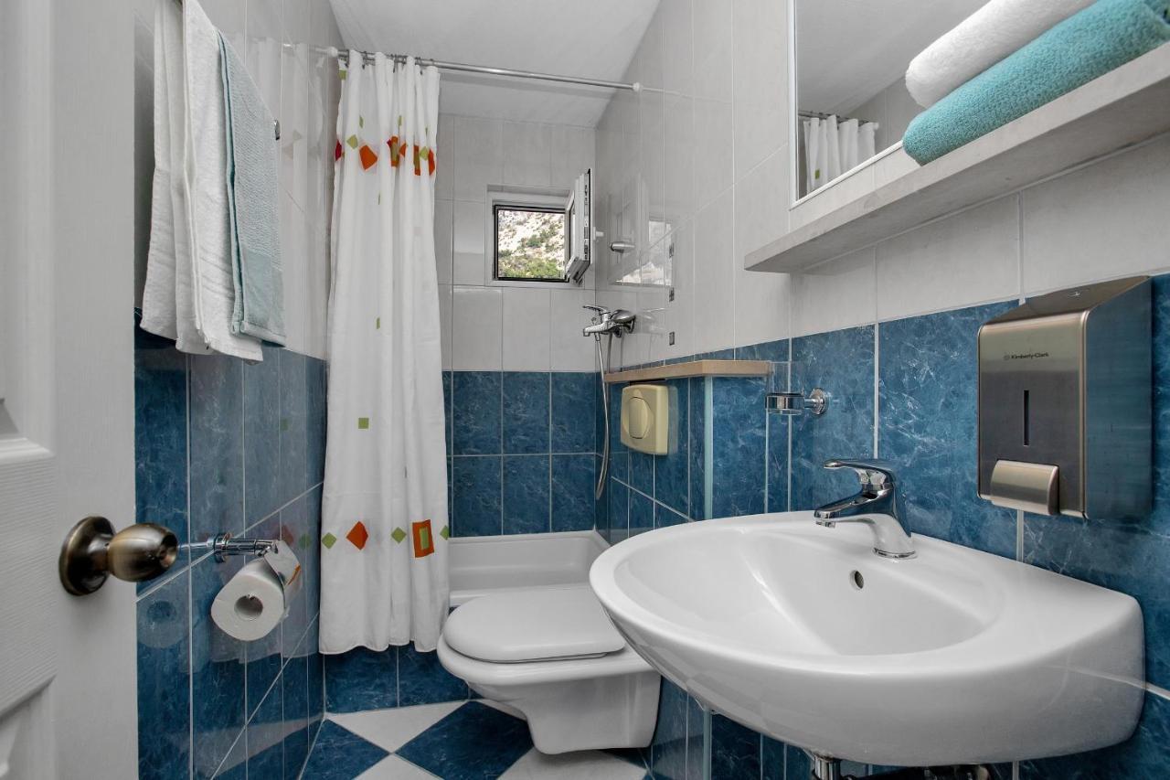 Apartments By The Sea Drasnice, Makarska - 2581 المظهر الخارجي الصورة