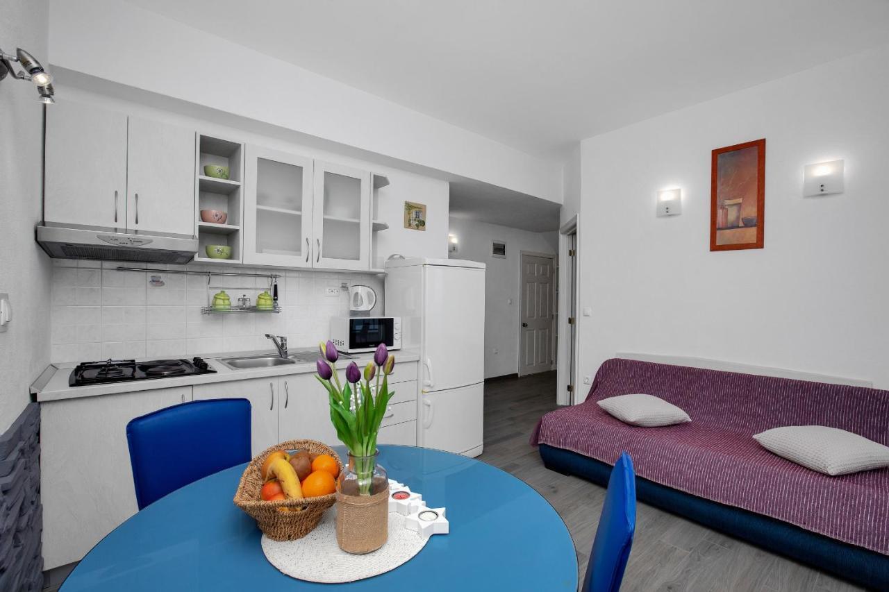 Apartments By The Sea Drasnice, Makarska - 2581 المظهر الخارجي الصورة