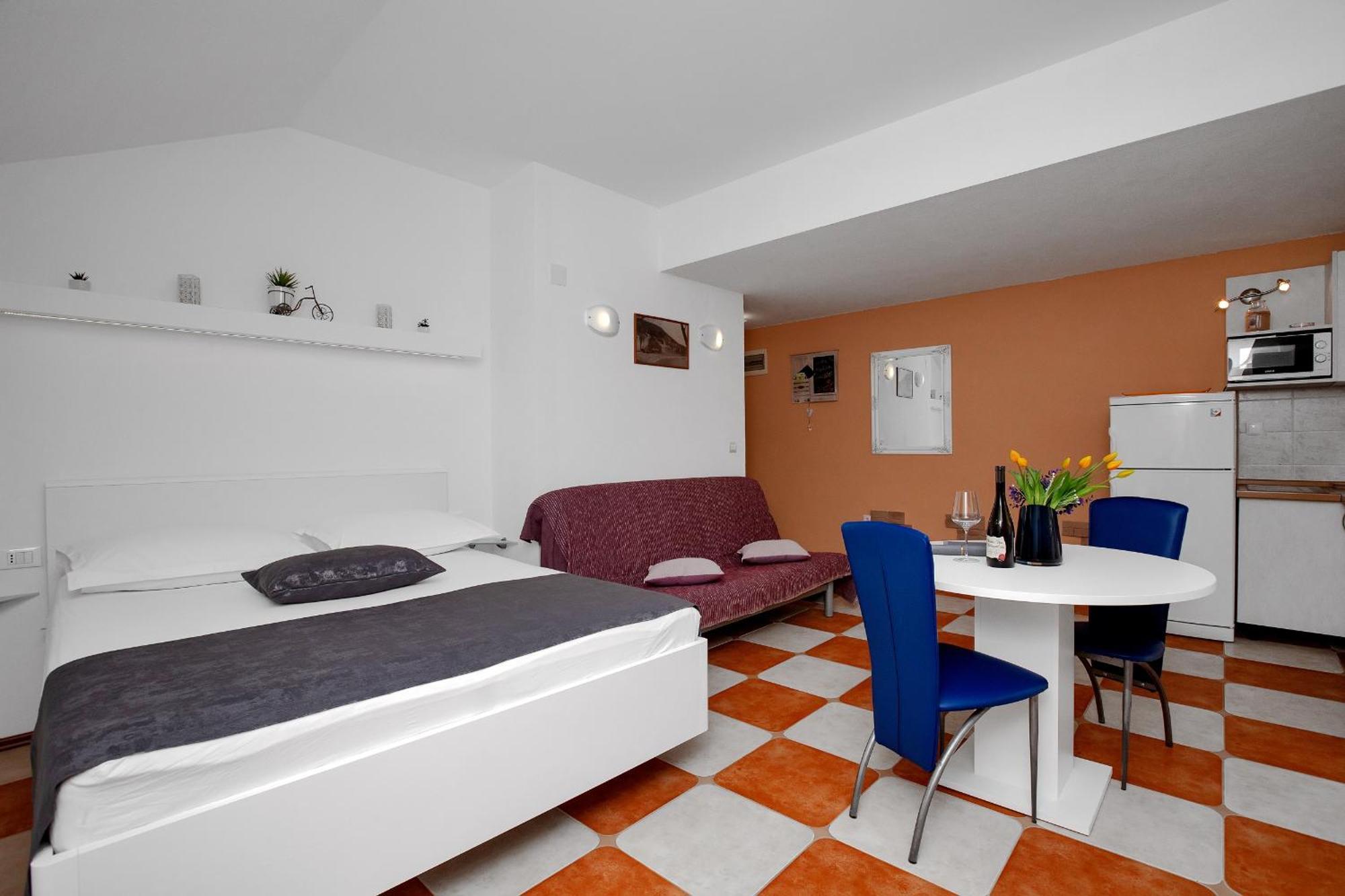 Apartments By The Sea Drasnice, Makarska - 2581 الغرفة الصورة