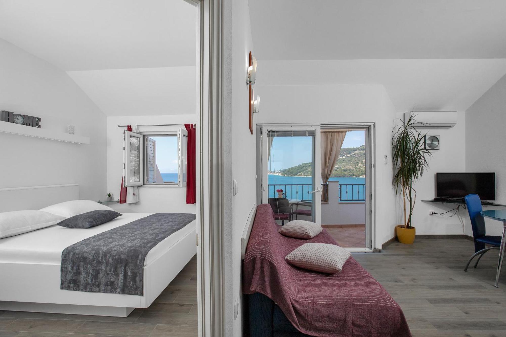 Apartments By The Sea Drasnice, Makarska - 2581 الغرفة الصورة